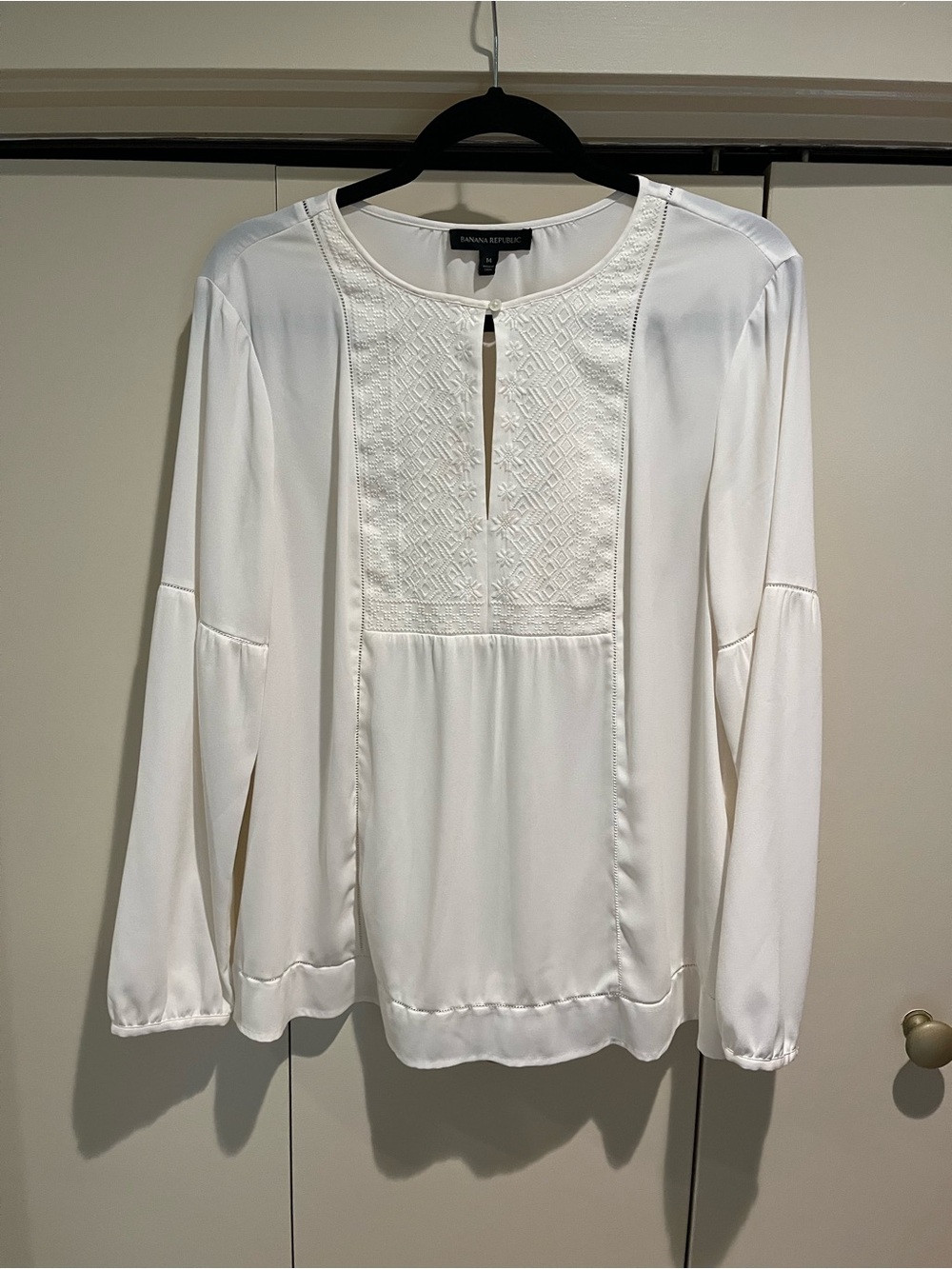 Banana Republic White Long-Sleeve Embroidered Peasant Blouse